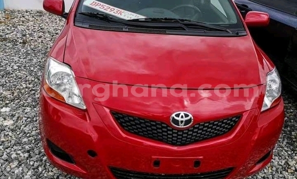 Sayi Na hannu Toyota Yaris Red Mota in Accra a Greater Accra