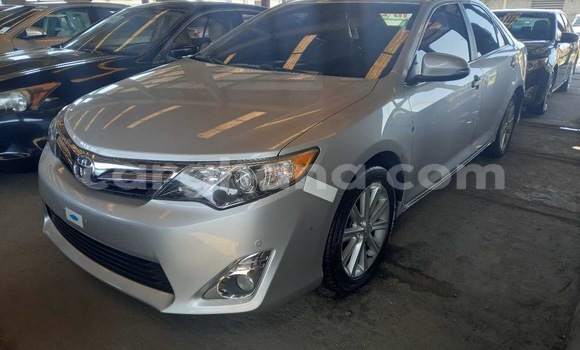 Ra Àlòkù Toyota Camry Silver Ọkọ̀ in Tema ni Greater Accra