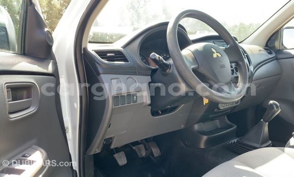 Ra Imported Mitsubishi L200 funfun Ọkọ̀ in Import - Dubai ni Ashanti Ra Imported Mitsubishi L200 funfun Ọkọ̀ in Import - Dubai ni Ashanti