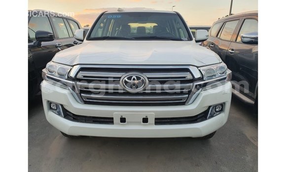 Ra Imported Toyota Land Cruiser funfun Ọkọ̀ in Import - Dubai ni Ashanti Ra Imported Toyota Land Cruiser funfun Ọkọ̀ in Import - Dubai ni Ashanti