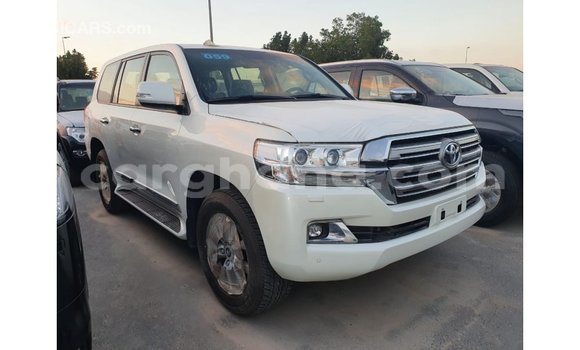 Ra Imported Toyota Land Cruiser funfun Ọkọ̀ in Import - Dubai ni Ashanti Ra Imported Toyota Land Cruiser funfun Ọkọ̀ in Import - Dubai ni Ashanti