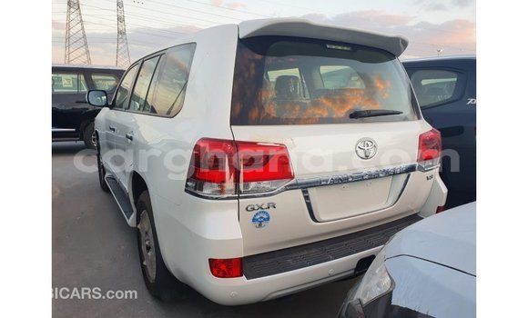 Ra Imported Toyota Land Cruiser funfun Ọkọ̀ in Import - Dubai ni Ashanti Ra Imported Toyota Land Cruiser funfun Ọkọ̀ in Import - Dubai ni Ashanti