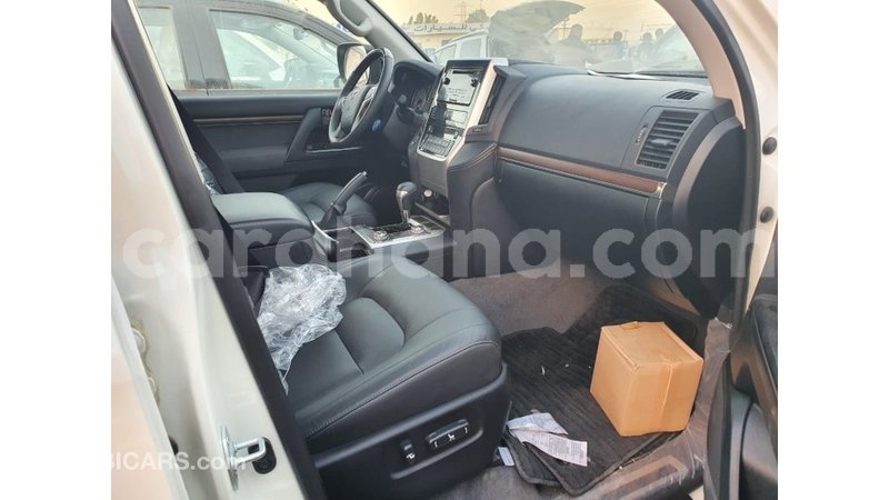 Big with watermark toyota land cruiser ashanti import dubai 40766