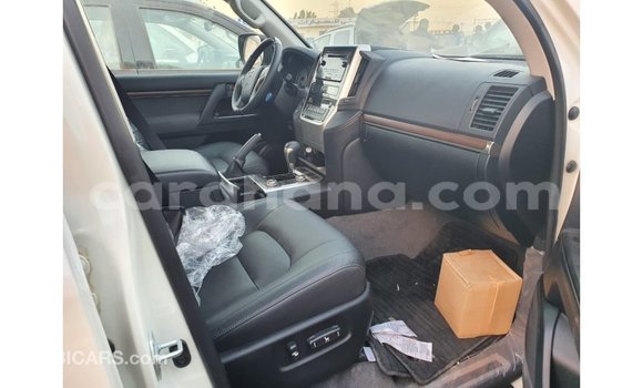 Ra Imported Toyota Land Cruiser funfun Ọkọ̀ in Import - Dubai ni Ashanti Ra Imported Toyota Land Cruiser funfun Ọkọ̀ in Import - Dubai ni Ashanti