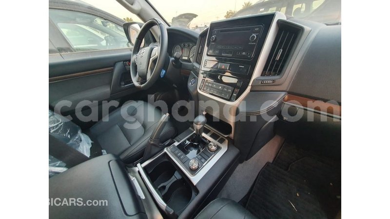 Big with watermark toyota land cruiser ashanti import dubai 40766