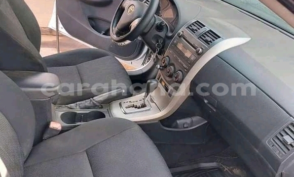 Ra Àlòkù Toyota Corolla funfun Ọkọ̀ in Accra ni Greater Accra Ra Àlòkù Toyota Corolla funfun Ọkọ̀ in Accra ni Greater Accra