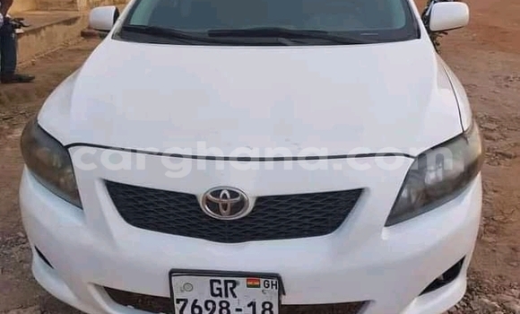 Ra Àlòkù Toyota Corolla funfun Ọkọ̀ in Accra ni Greater Accra Ra Àlòkù Toyota Corolla funfun Ọkọ̀ in Accra ni Greater Accra