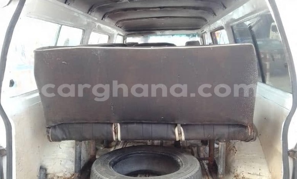 Ra Àlòkù Hyundai Grace funfun Ọkọ̀ in Sekondi–Takoradi Metropolitan ni Oorun Ra Àlòkù Hyundai Grace funfun Ọkọ̀ in Sekondi–Takoradi Metropolitan ni Oorun