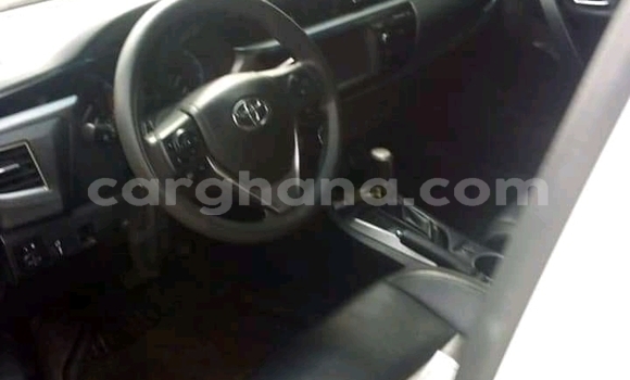 Sayi Na hannu Toyota Corolla White Mota in Accra a Greater Accra Sayi Na hannu Toyota Corolla White Mota in Accra a Greater Accra