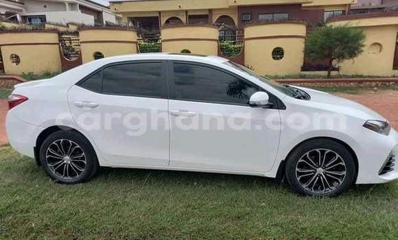 Sayi Na hannu Toyota Corolla White Mota in Accra a Greater Accra Sayi Na hannu Toyota Corolla White Mota in Accra a Greater Accra