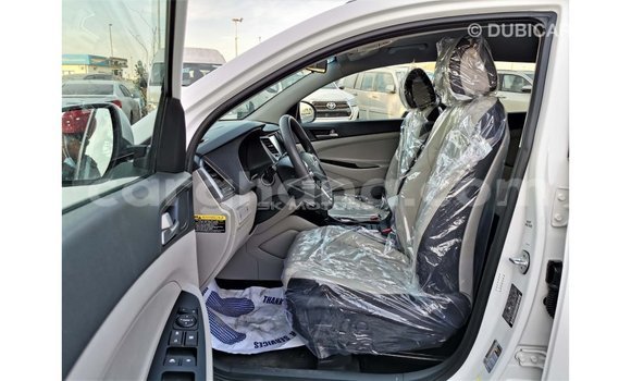 Sayi Imported Hyundai Tucson White Mota in Import - Dubai a Ashanti Sayi Imported Hyundai Tucson White Mota in Import - Dubai a Ashanti