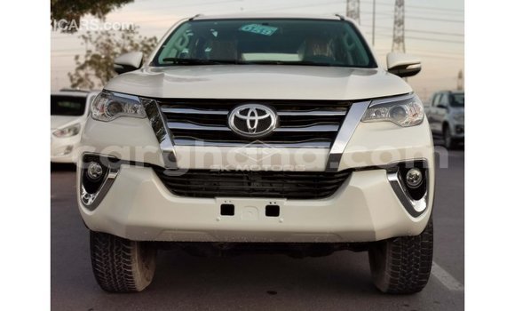 Buy Import Toyota Fortuner White Car in Import - Dubai in Ashanti Buy Import Toyota Fortuner White Car in Import - Dubai in Ashanti