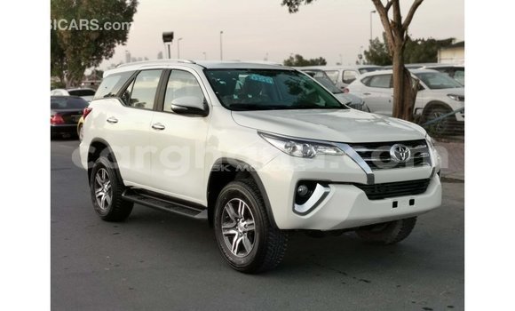 Buy Import Toyota Fortuner White Car in Import - Dubai in Ashanti Buy Import Toyota Fortuner White Car in Import - Dubai in Ashanti