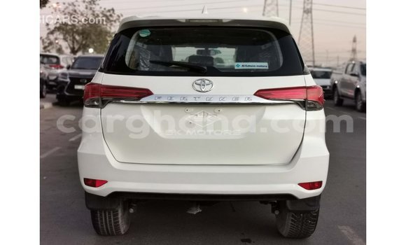 Buy Import Toyota Fortuner White Car in Import - Dubai in Ashanti Buy Import Toyota Fortuner White Car in Import - Dubai in Ashanti