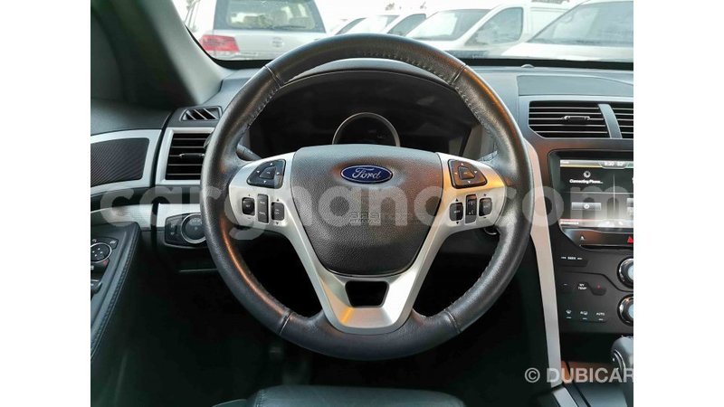 Big with watermark ford explorer ashanti import dubai 40824