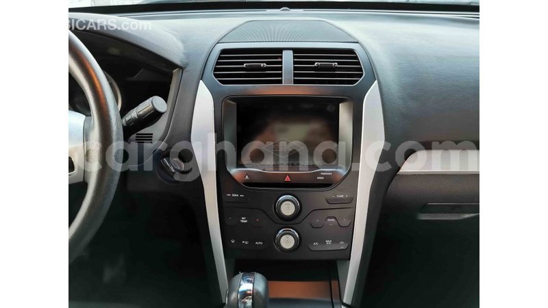 Big with watermark ford explorer ashanti import dubai 40824