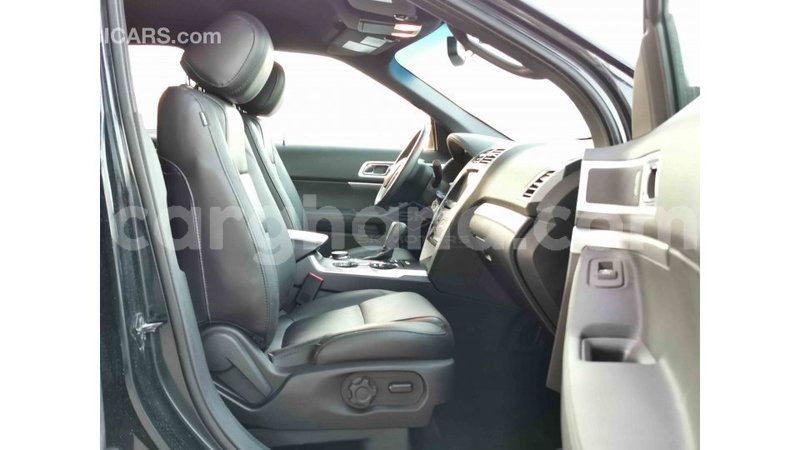 Big with watermark ford explorer ashanti import dubai 40824