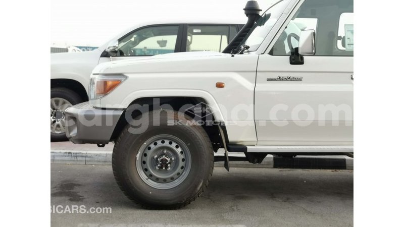 Big with watermark toyota land cruiser ashanti import dubai 40826