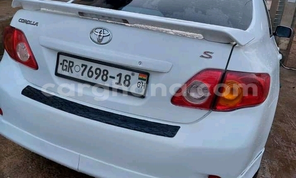 Ra Àlòkù Toyota Corolla funfun Ọkọ̀ in Accra ni Greater Accra Ra Àlòkù Toyota Corolla funfun Ọkọ̀ in Accra ni Greater Accra