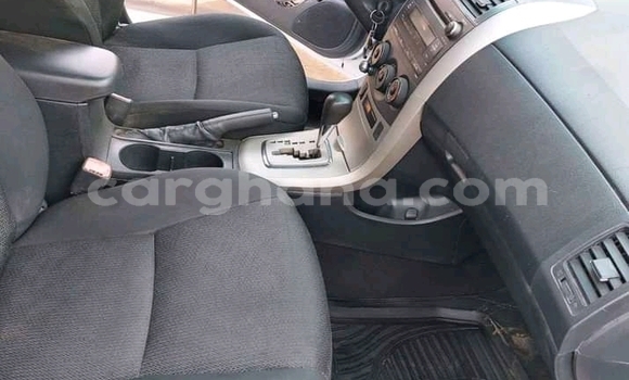 Ra Àlòkù Toyota Corolla funfun Ọkọ̀ in Accra ni Greater Accra Ra Àlòkù Toyota Corolla funfun Ọkọ̀ in Accra ni Greater Accra