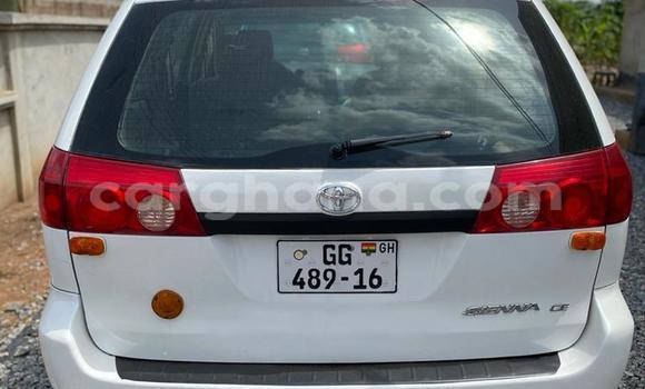 Sayi Na hannu Toyota Sienna White Mota in Adenta a Greater Accra Sayi Na hannu Toyota Sienna White Mota in Adenta a Greater Accra