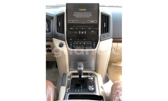 Buy Import Toyota Land Cruiser White Car in Import - Dubai in Ashanti Buy Import Toyota Land Cruiser White Car in Import - Dubai in Ashanti