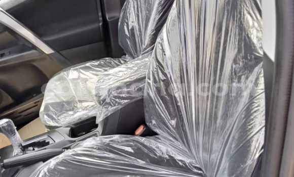 Sayi Na hannu Toyota RAV4 Red Mota in Tema a Greater Accra Sayi Na hannu Toyota RAV4 Red Mota in Tema a Greater Accra