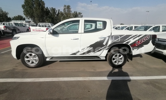 Sayi Sabo Mitsubishi L200 White Mota in Accra a Greater Accra Sayi Sabo Mitsubishi L200 White Mota in Accra a Greater Accra