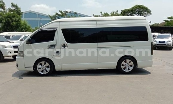 Ra Àlòkù Toyota Hiace funfun Ọkọ̀ in Sekondi–Takoradi Metropolitan ni Oorun Ra Àlòkù Toyota Hiace funfun Ọkọ̀ in Sekondi–Takoradi Metropolitan ni Oorun