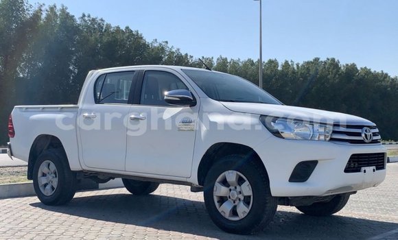 Sayi Imported Toyota Hilux White Mota in Import - Dubai a Ashanti Sayi Imported Toyota Hilux White Mota in Import - Dubai a Ashanti