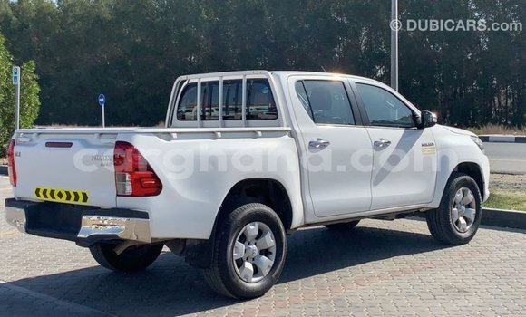 Sayi Imported Toyota Hilux White Mota in Import - Dubai a Ashanti Sayi Imported Toyota Hilux White Mota in Import - Dubai a Ashanti