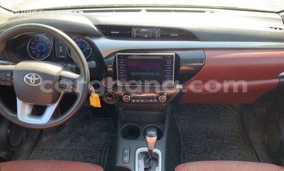 Sayi Imported Toyota Hilux White Mota in Import - Dubai a Ashanti Sayi Imported Toyota Hilux White Mota in Import - Dubai a Ashanti