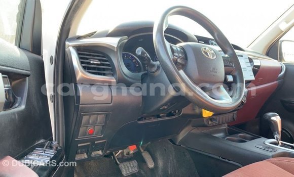 Sayi Imported Toyota Hilux White Mota in Import - Dubai a Ashanti Sayi Imported Toyota Hilux White Mota in Import - Dubai a Ashanti