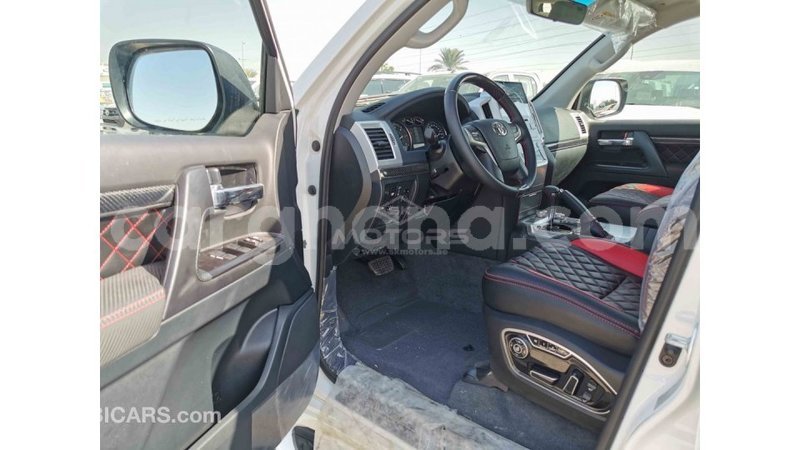 Big with watermark toyota land cruiser ashanti import dubai 41013