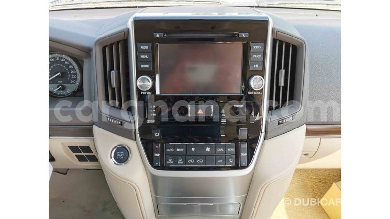 Big with watermark toyota land cruiser ashanti import dubai 41020