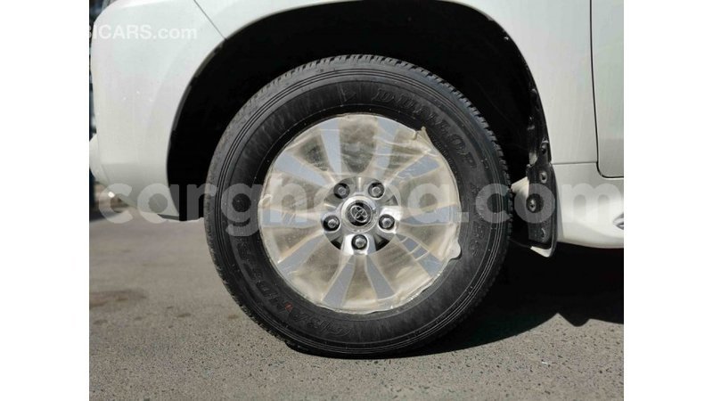 Big with watermark toyota land cruiser ashanti import dubai 41020