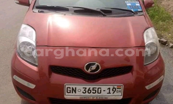 Sayi Na hannu Toyota Vitz Red Mota in Accra a Greater Accra