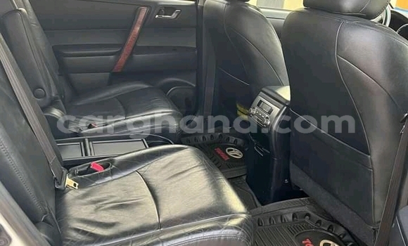 Buy Used Toyota Highlander White Car in Accra in Greater Accra Buy Used Toyota Highlander White Car in Accra in Greater Accra