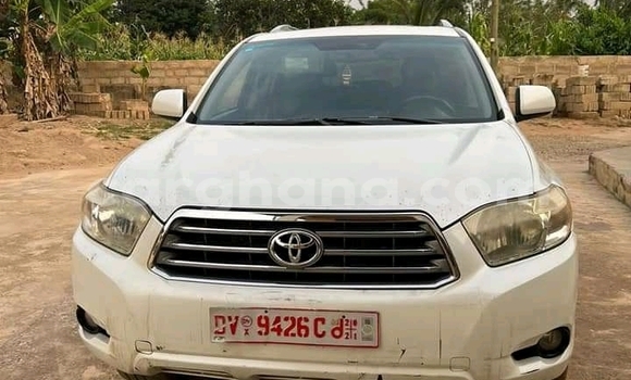 Buy Used Toyota Highlander White Car in Accra in Greater Accra Buy Used Toyota Highlander White Car in Accra in Greater Accra
