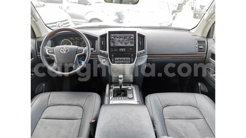 Big with watermark toyota land cruiser ashanti import dubai 41125