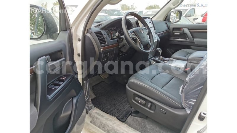 Big with watermark toyota land cruiser ashanti import dubai 41125