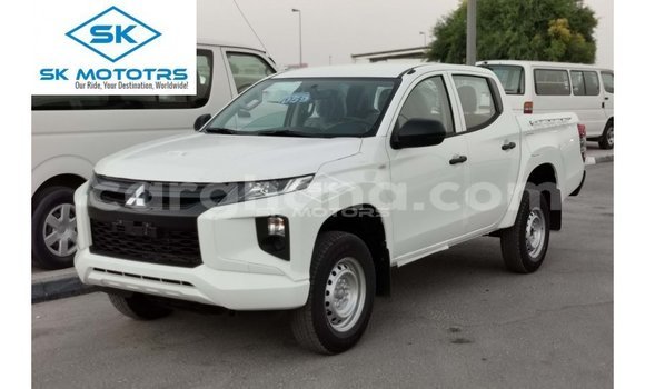 Sayi Imported Mitsubishi L200 White Mota in Import - Dubai a Ashanti Sayi Imported Mitsubishi L200 White Mota in Import - Dubai a Ashanti