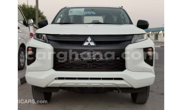 Sayi Imported Mitsubishi L200 White Mota in Import - Dubai a Ashanti Sayi Imported Mitsubishi L200 White Mota in Import - Dubai a Ashanti