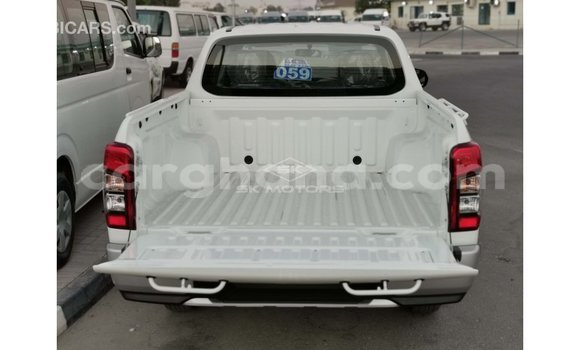 Sayi Imported Mitsubishi L200 White Mota in Import - Dubai a Ashanti Sayi Imported Mitsubishi L200 White Mota in Import - Dubai a Ashanti