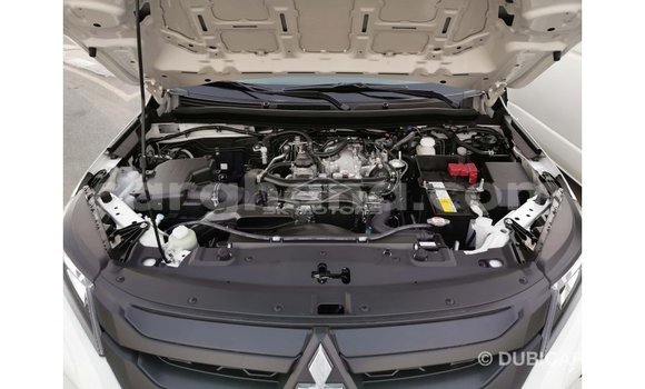 Sayi Imported Mitsubishi L200 White Mota in Import - Dubai a Ashanti Sayi Imported Mitsubishi L200 White Mota in Import - Dubai a Ashanti