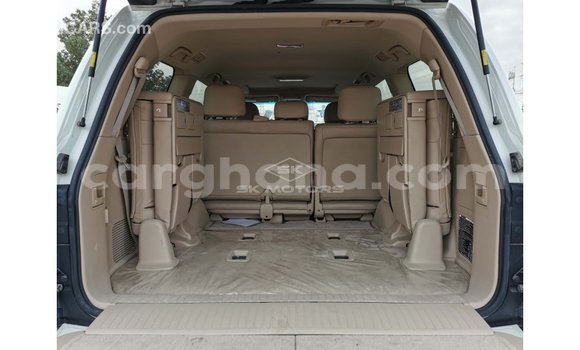 Buy Import Toyota Land Cruiser White Car in Import - Dubai in Ashanti Buy Import Toyota Land Cruiser White Car in Import - Dubai in Ashanti