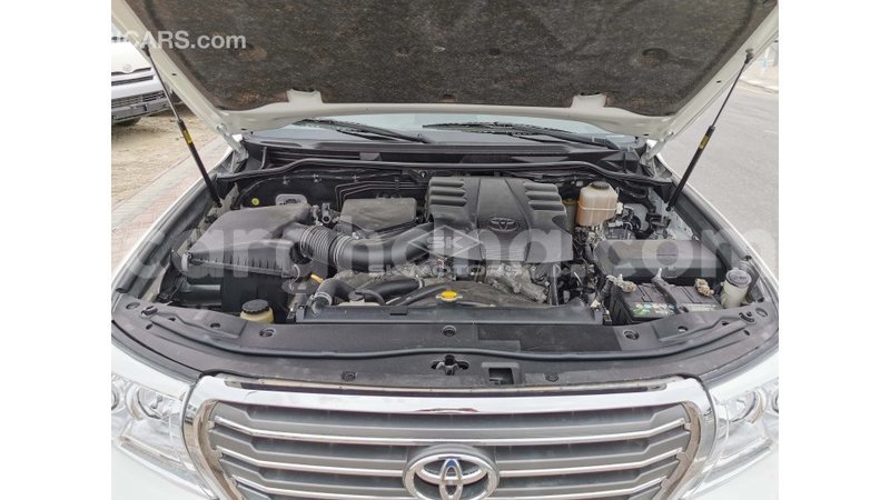 Big with watermark toyota land cruiser ashanti import dubai 41129