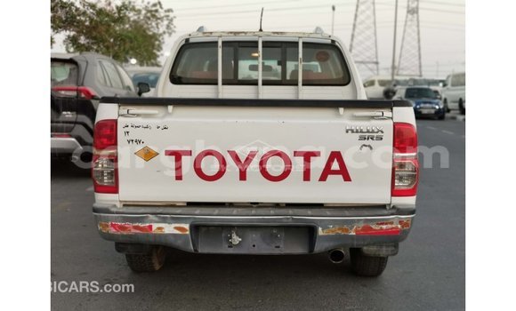 Ra Imported Toyota Hilux funfun Ọkọ̀ in Import - Dubai ni Ashanti Ra Imported Toyota Hilux funfun Ọkọ̀ in Import - Dubai ni Ashanti