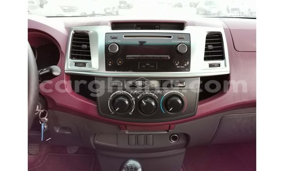 Ra Imported Toyota Hilux funfun Ọkọ̀ in Import - Dubai ni Ashanti Ra Imported Toyota Hilux funfun Ọkọ̀ in Import - Dubai ni Ashanti