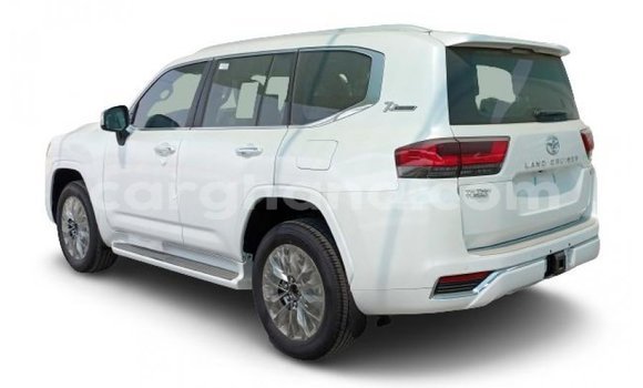 Ra Imported Toyota Land Cruiser funfun Ọkọ̀ in Import - Dubai ni Ashanti Ra Imported Toyota Land Cruiser funfun Ọkọ̀ in Import - Dubai ni Ashanti